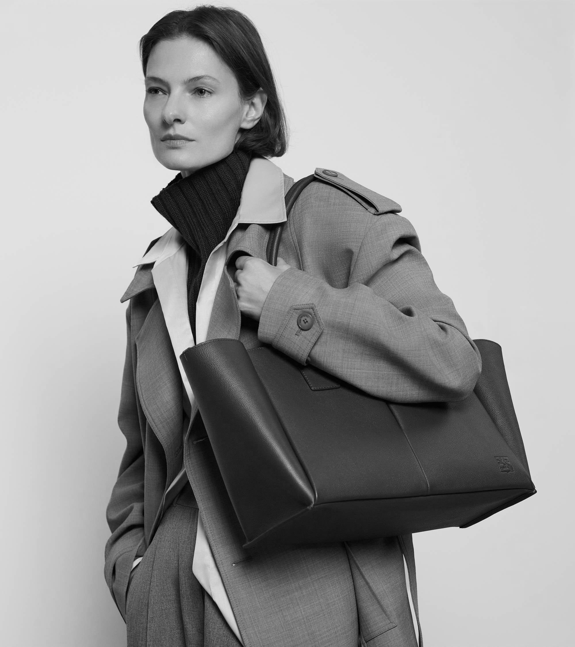 Elena large tote bag in grained leather