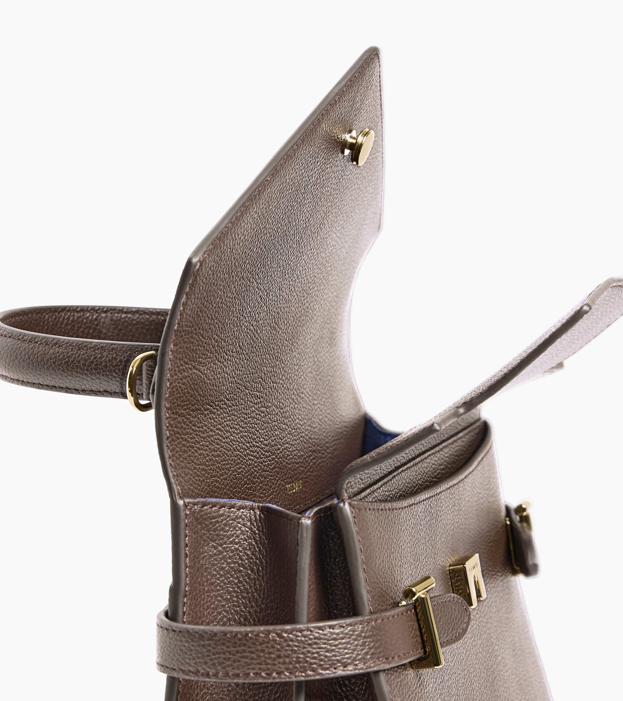 Mittelgroße Handtasche Emilie aus genarbtem Leder mit Doppelklappe