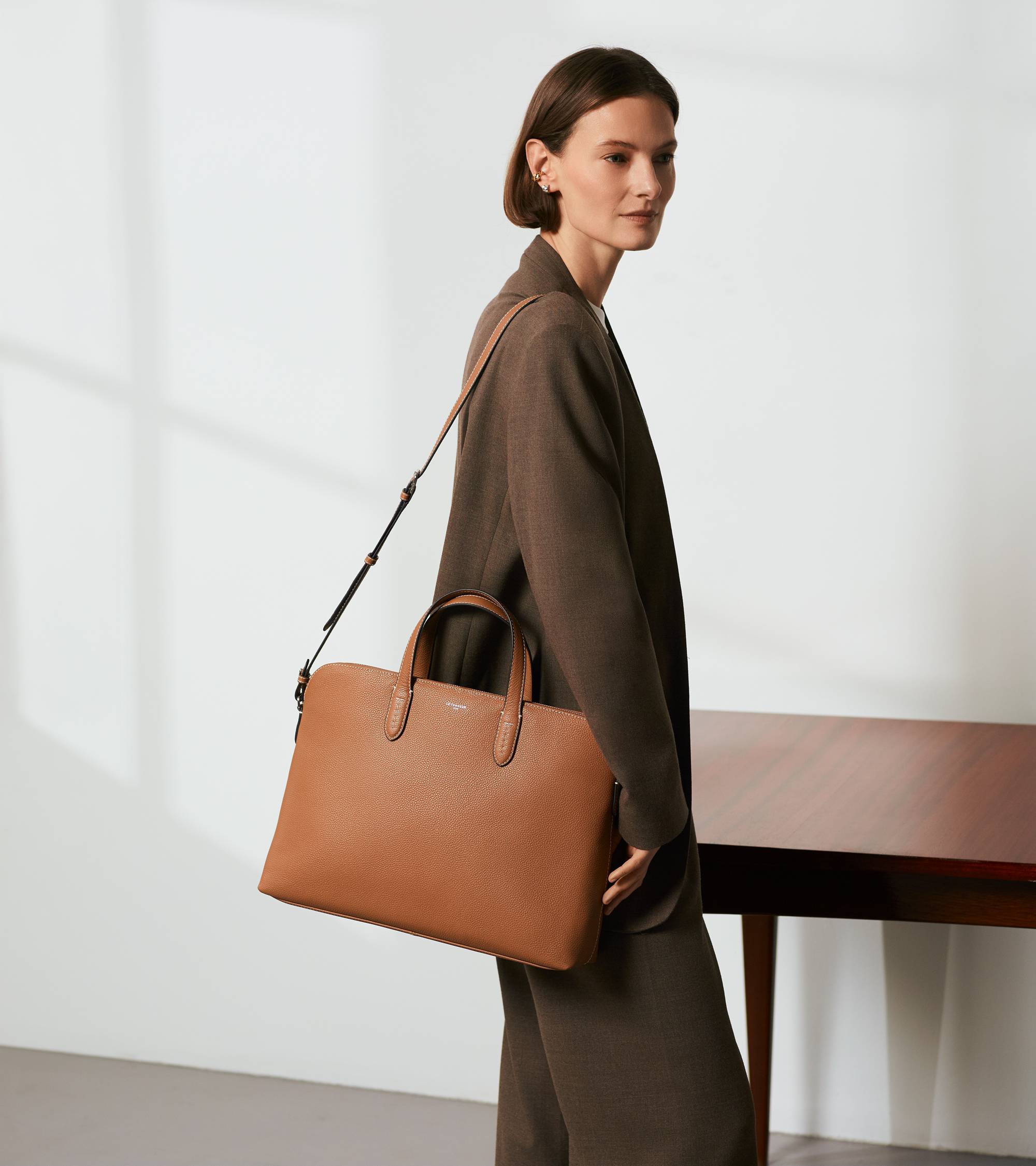 Sophie 15 grained leather document case with 1 expanding compartment