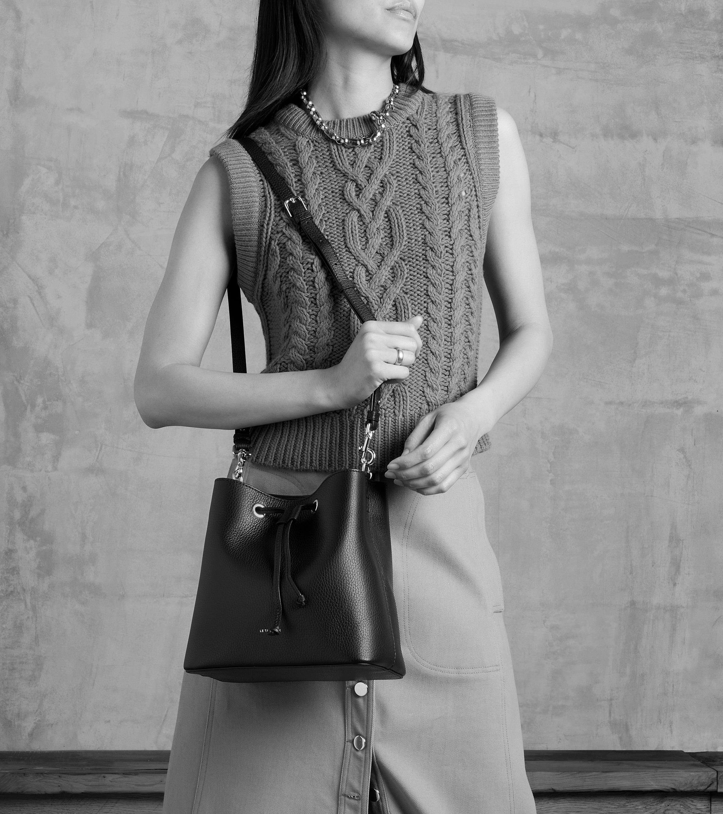 Bolso cubo Louise de piel texturizada