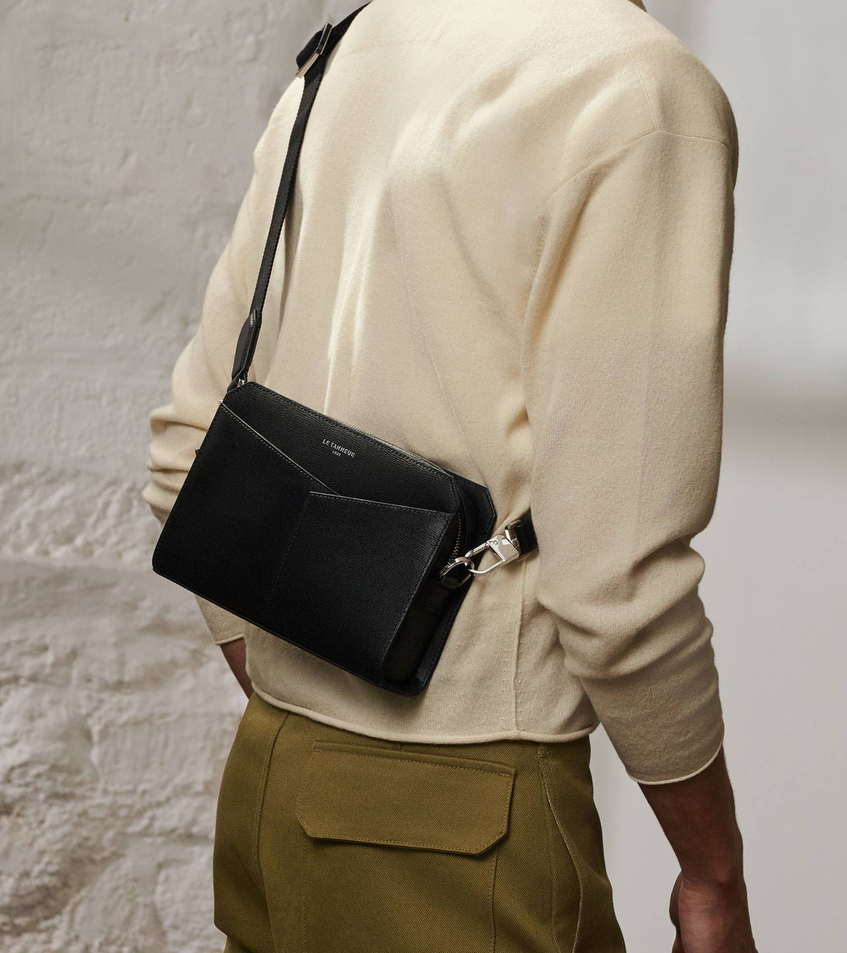 Pochette avec dragonne Anatole en cuir liégé et cuir lisse