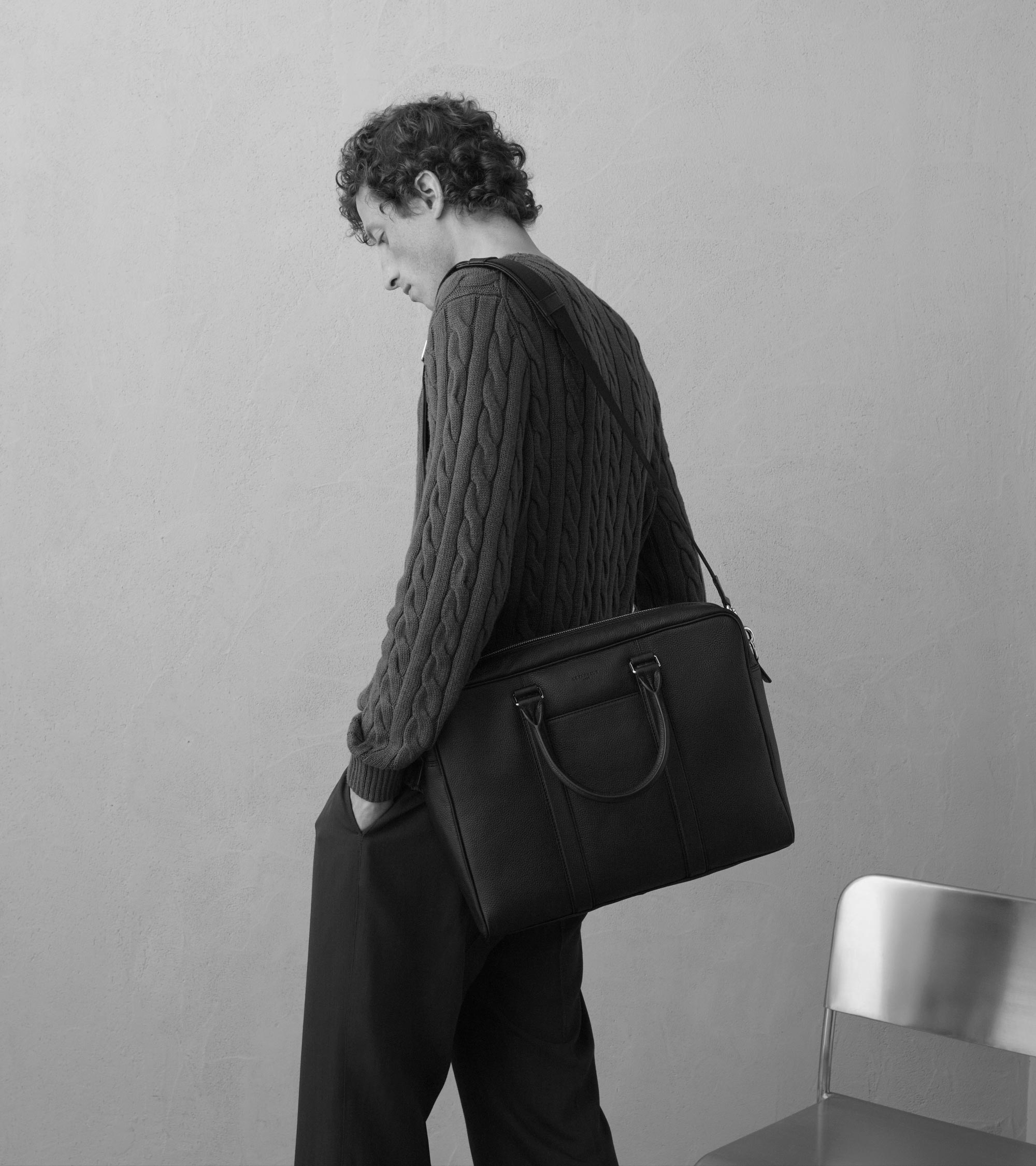 Porte documents 17" Charles en cuir grainé moyen modèle