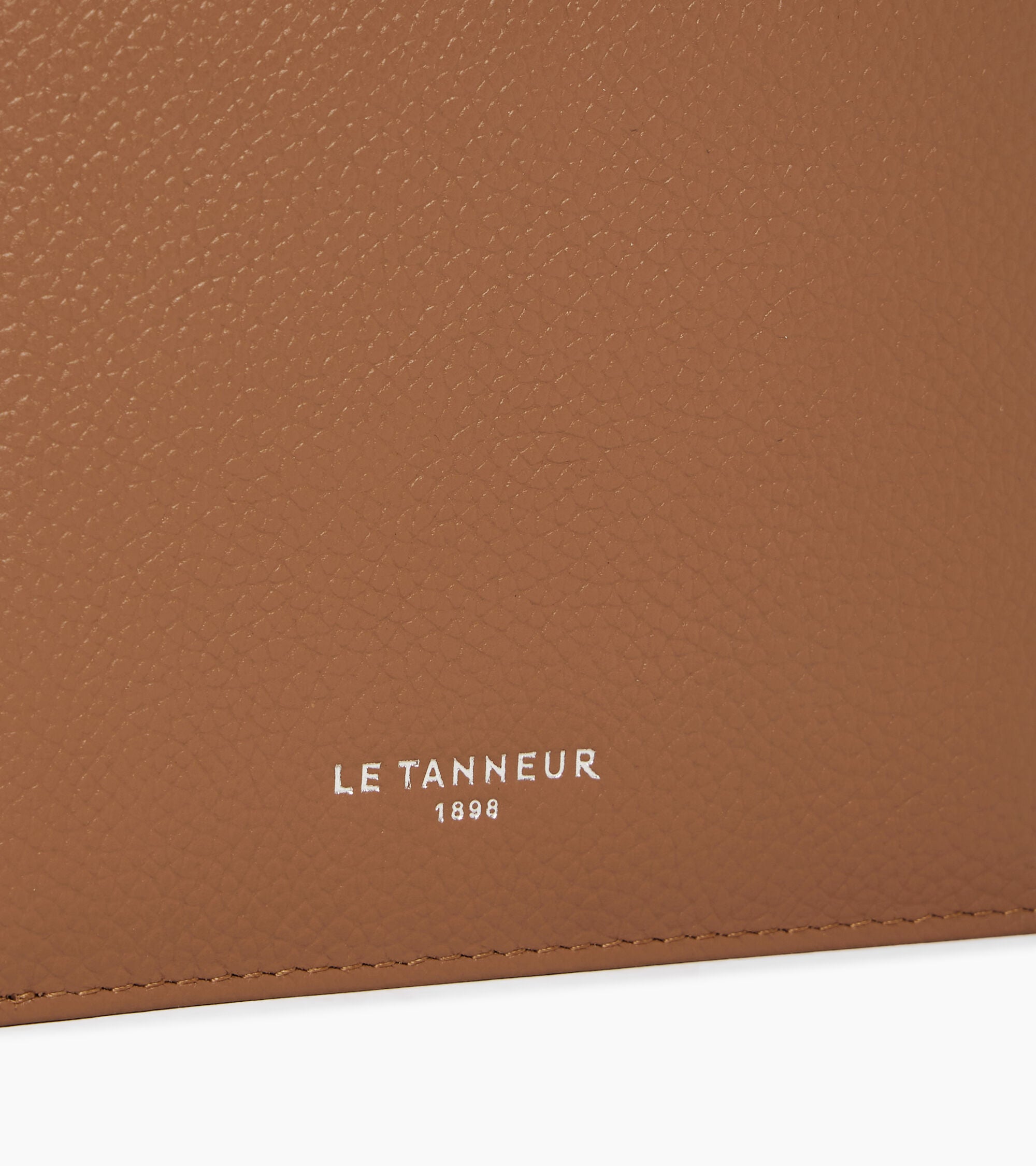 Lucien two-fold wallet with flap in grained leather