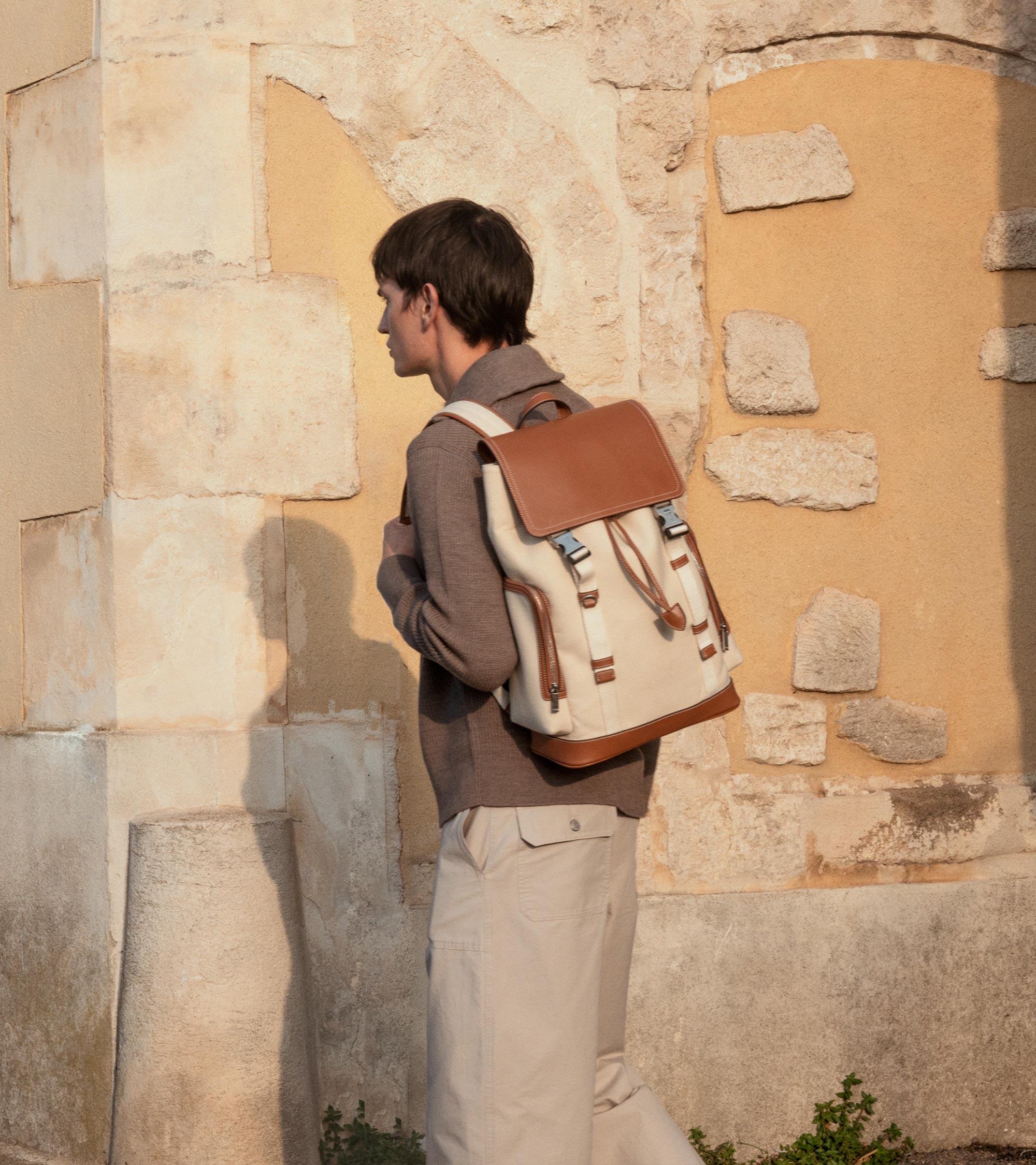 Mochila con solapa Maurice en lona de algodón y cuero liso semi-vegetal