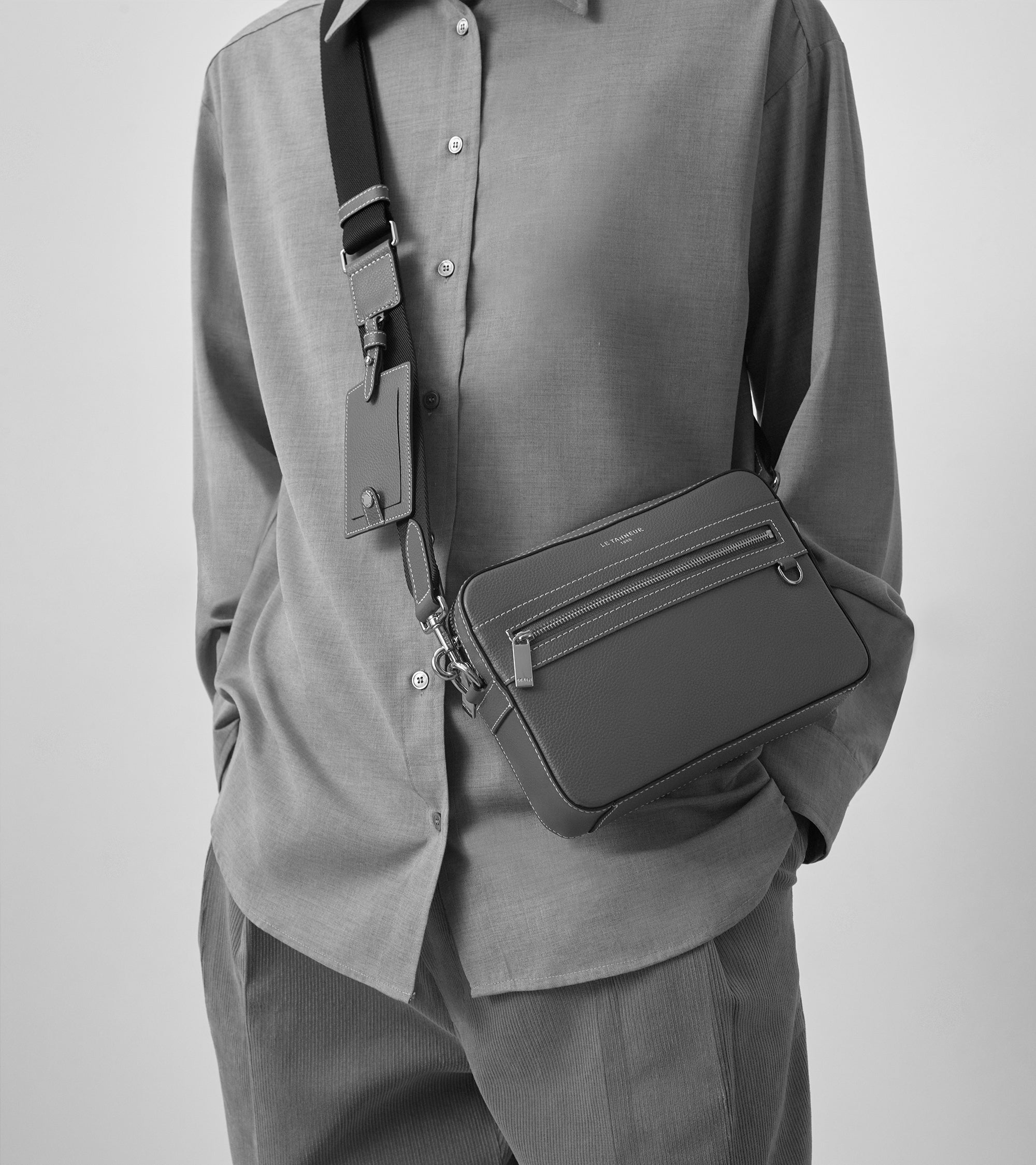 Bolso bandolera pequeño Emile de cuero granulado